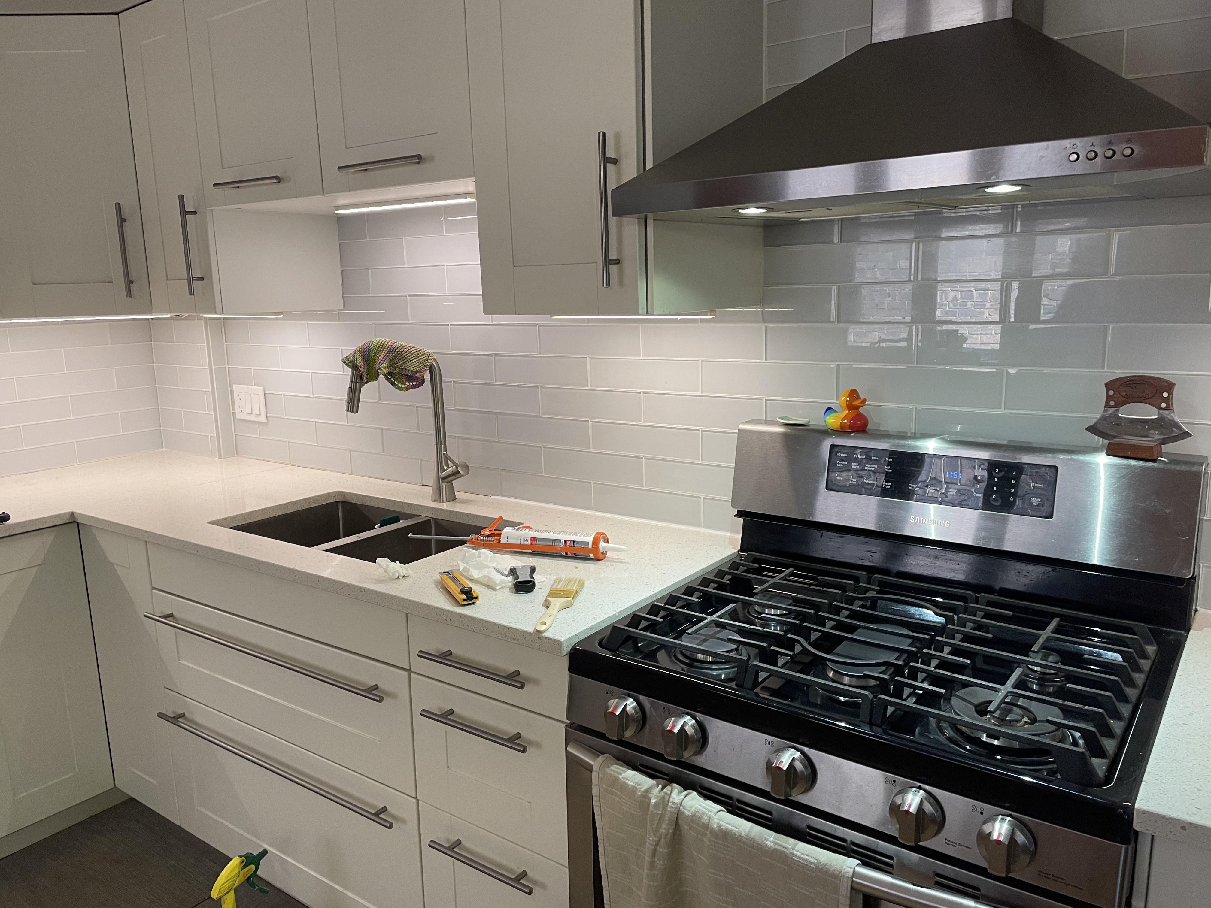 Caulking work image 1