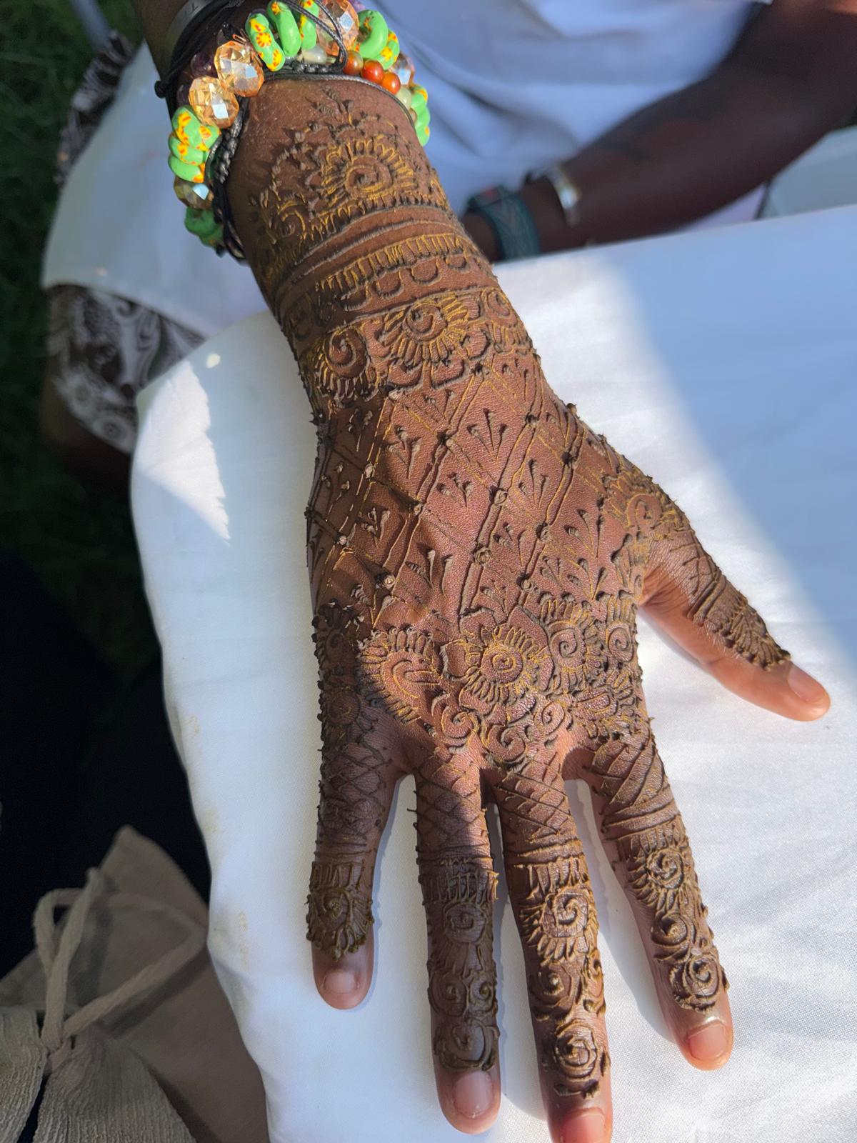 Henna design by SwirlsbyMina
