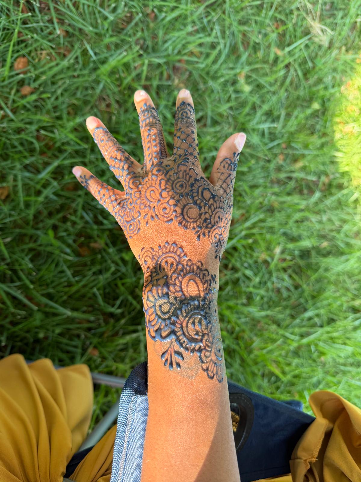 Henna design by SwirlsbyMina