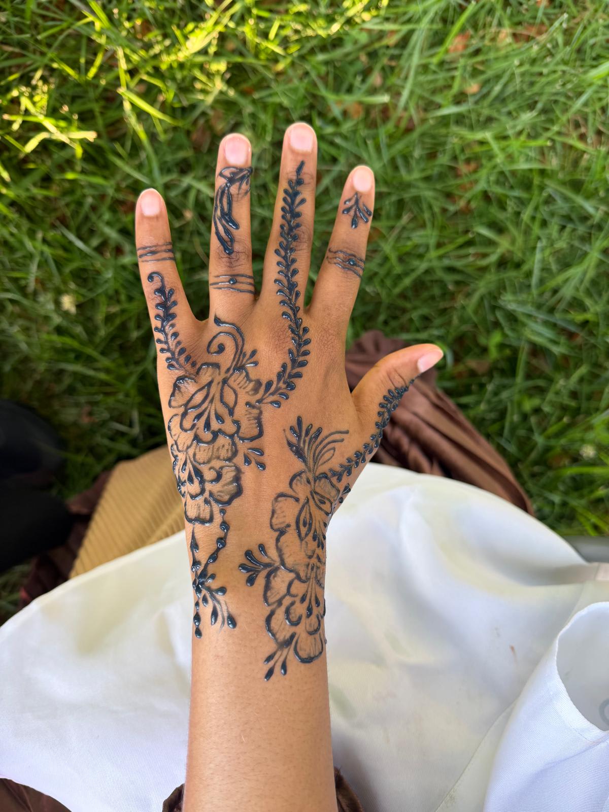 Henna design by SwirlsbyMina