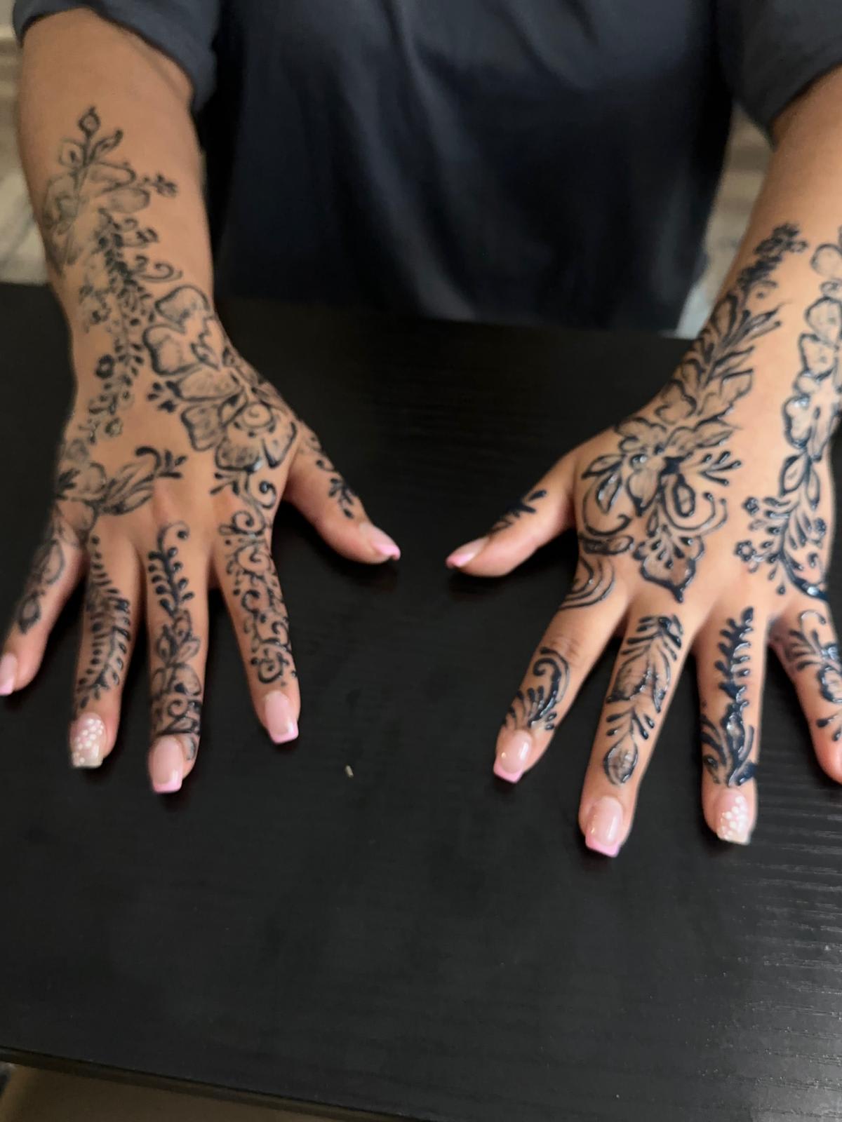Henna design by SwirlsbyMina