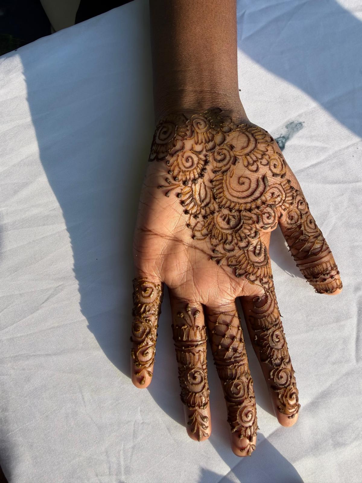 Henna design by SwirlsbyMina