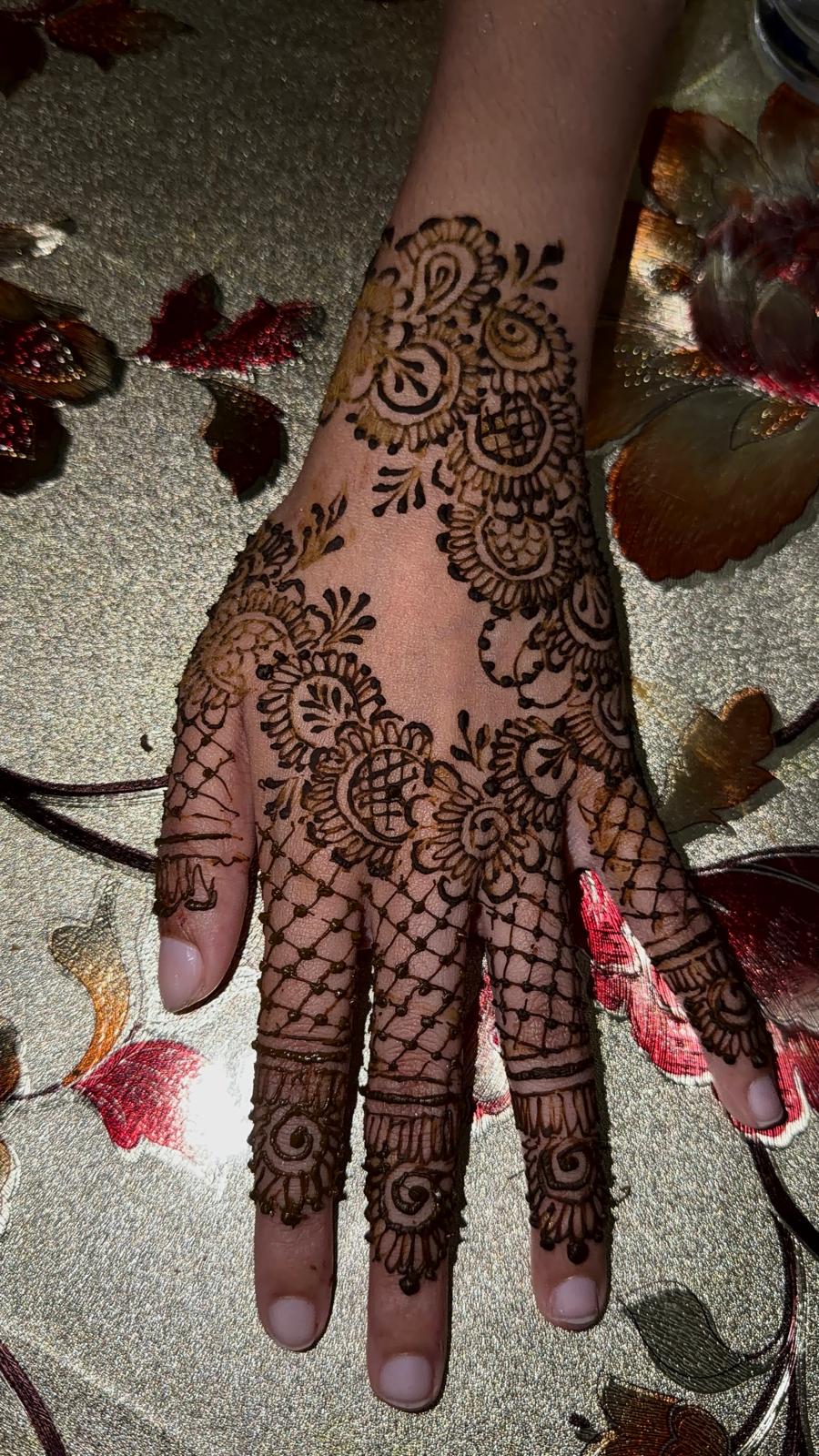 Henna design by SwirlsbyMina