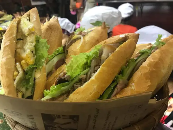 Nguyên liệu làm bánh mì thịt