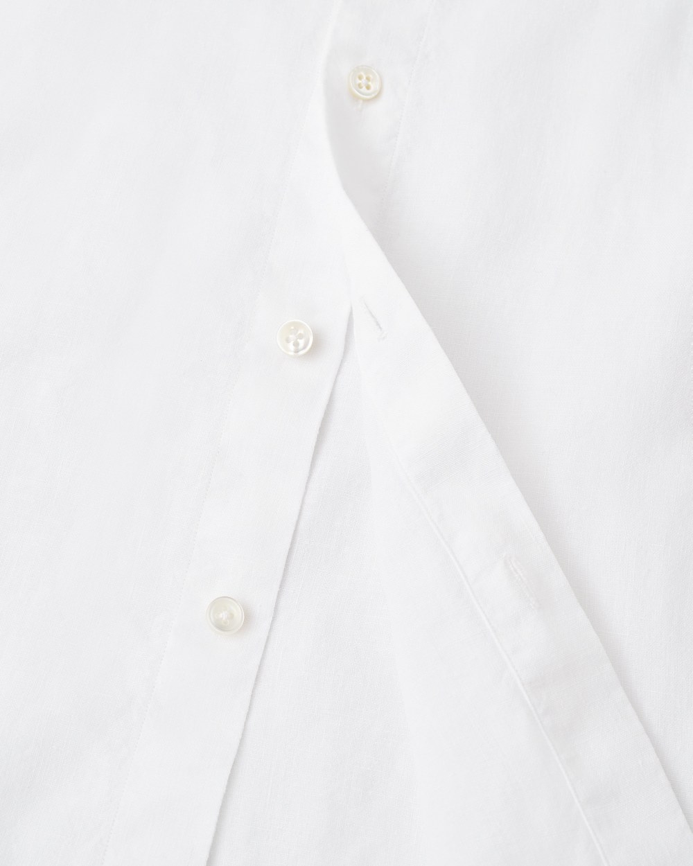 Medium-weight linen shirt