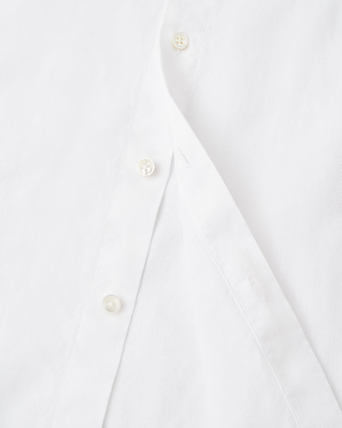 Medium-weight linen shirt