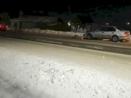На Алтае пьяная автоледи врезалась в припаркованную машину и попала в больницу