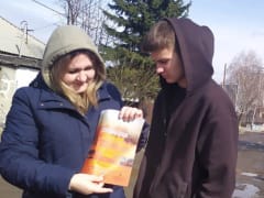 Специалисты отдела по делам ГОЧС Ленинского района провели профилактический рейд по пожарной безопасности на территории двух микрорайонов