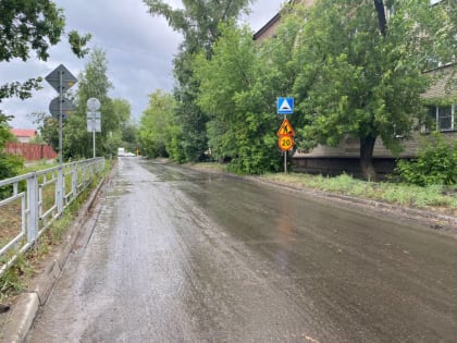 В рамках дорожного нацпроекта в Барнауле ремонтируют переулок Малый Прудской