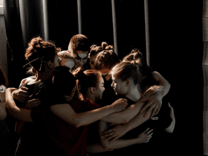 Сцена. Софиты. Овации