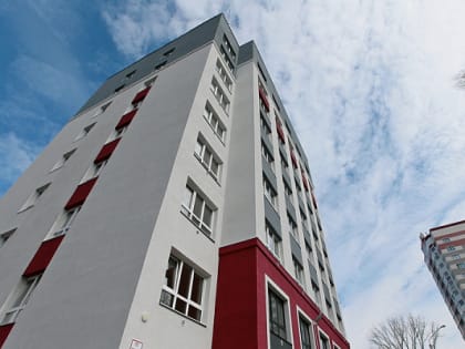 В Барнауле за пять месяцев построили дом для детей-сирот и переселенцев из аварийного жилья