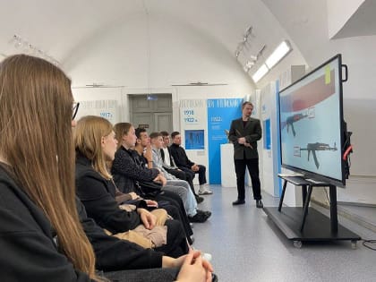 Студенты колледжа АлтГУ побывали на интерактивной программе «Оружие прошедших и будущих побед»