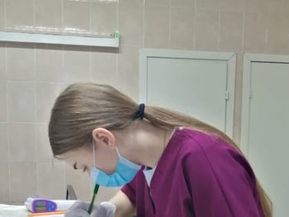 Врачи краевого центра охраны материнства и детства передают свой опыт студентам