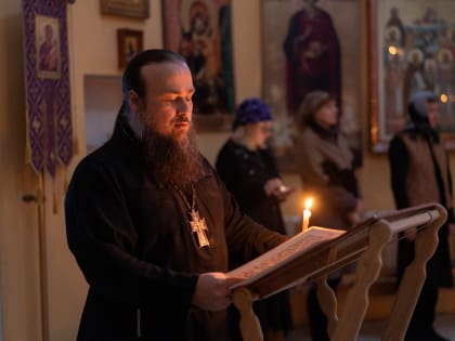В среду первой седмицы Великого поста митрополит Сергий  совершил Литургию Преждеосвященных Даров в Иверском храме семинарии 