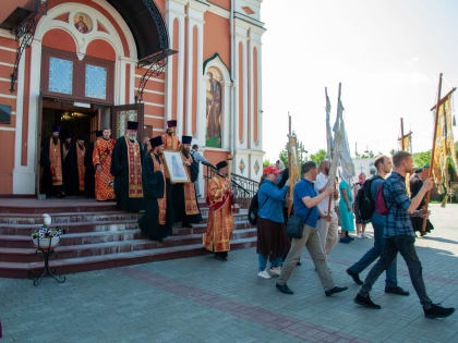 В Барнауле прошел Крестный ход, посвященный 145-летию со дня рождения сщмч. Иакова (Маскаева), архиепископа Барнаульского.