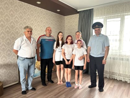 Представители Общественного совета при МО МВД России «Рубцовский» поздравили многодетные семьи