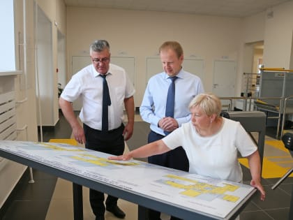 Губернатор Томенко проверил внедрение сельского стандарта в Тальменке