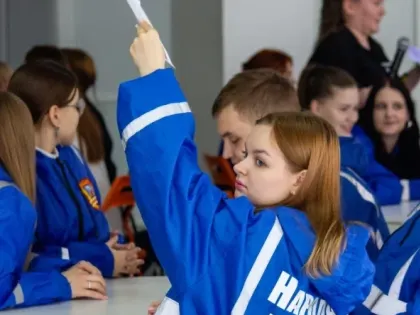 В районах Барнаула проходят мероприятия в рамках месячников молодого избирателя и патриотического воспитания