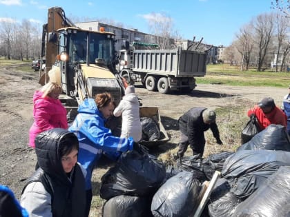 Пригородная территория Ленинского района присоединилась к общегородскому субботнику