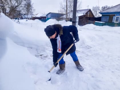«Молодая Гвардия» Алтайского края продолжает оказывать помощь семьям мобилизованных