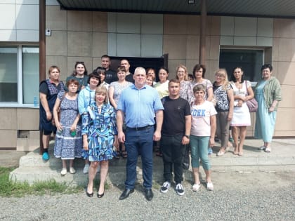 25.07.2023 в связи с празднованием Дня работника торговли состоялась встреча Главы города Владимира Бодунова  с коллективом ООО «Новинка Плюс».