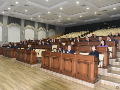 В администрации города состоялось еженедельное расширенное аппаратное совещание