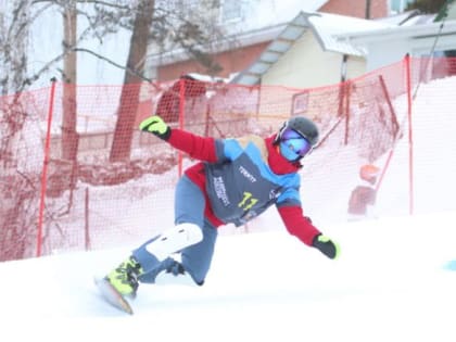 В Барнауле стартовали чемпионат и первенство Сибири в параллельных дисциплинах (фоторепортаж)