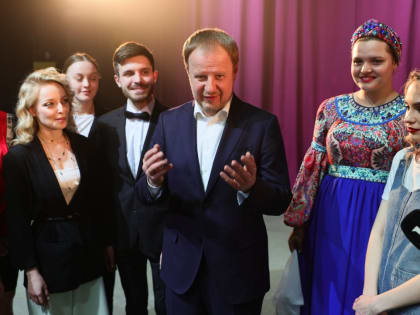 Виктор Томенко призвал алтайскую молодежь оставаться жить и работать в крае