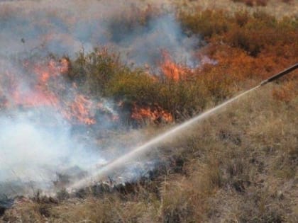 Тушат и штрафуют: Хабарский район живёт в противопожарном режиме