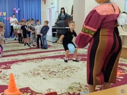 Педагоги и воспитанники детского сада №254 отпраздновали его очередной день рождения