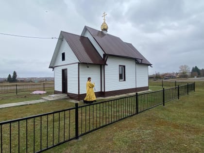 Митрополит Сергий совершил чин освящения закладного камня в основание нового храма с чтением акафиста Архистратигу Божиему Михаилу.