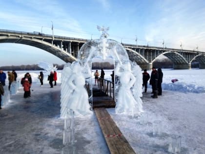 В Минздраве призвали не окунать маленьких детей в прорубь на Крещение