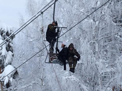 Спасатели сняли семь туристов с канатной дороги в Белокурихе