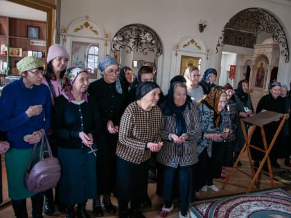 В среду первой седмицы Великого поста Митрополит Сергий совершил великое повечерие с чтением канона прп. Андрея Критского в Никольском храме г. Барнаула