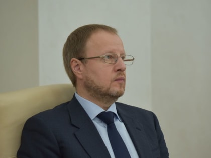 Виктор Томенко жестко потребовал перечислить выплаты медикам до конца февраля