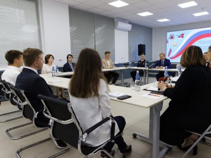 Губернатор Виктор Томенко встретился со стобальниками и призвал их оставаться в Алтайском крае