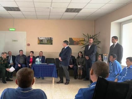 Находящимся на лечении в госпиталях Санкт-Петербурга участникам СВО из Алтайского края помогают получить региональные выплаты и другие меры поддержки