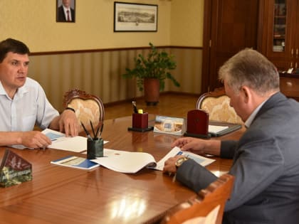 Председатель Счетной палаты Виктор Миненок накануне отчета в АКЗС встретился со спикером краевого парламента