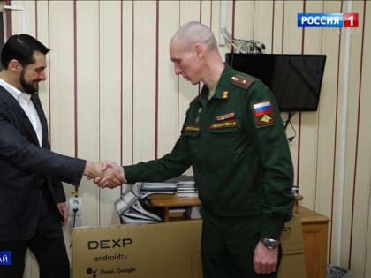 Депутат Госдумы Александр Прокопьев навестил пациентов филиала военного госпиталя в Алейске