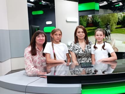 Юные журналисты медиацентра "Время" Шалапской школы встретились с Бийской медиагруппой