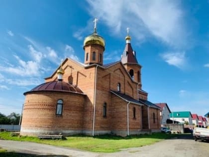 В Неделю 19-ю по Пятидесятнице митрополит Сергий совершил божественную литургию