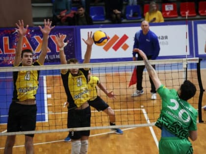 В повторной встрече волейболисты «Университета» одержали волевую победу над «Локомотивом-Изумрудом» - 3:2