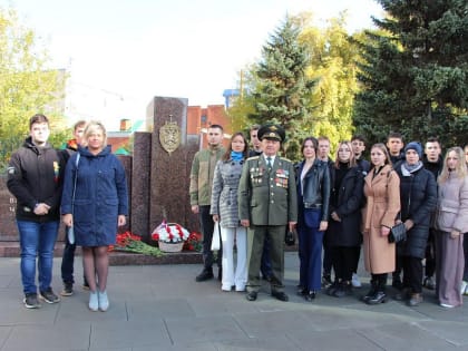 Поисковый отряд «Победа» колледжа АлтГУ принял участие в открытии памятника сотрудникам органов государственной безопасности Алтая