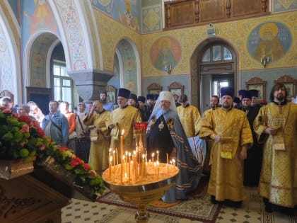 Митрополит Пантелеимон и митрополит Сергий совершили Литургию в красноярском храме Иоанна Предтечи