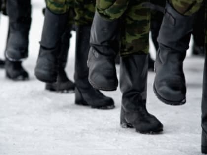 В армии уровняют выпускников гражданских вузов и военных училищ