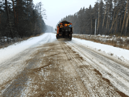 Почти 6 тысяч тонн противогололедных материалов израсходовали для содержания алтайских дорог в праздники