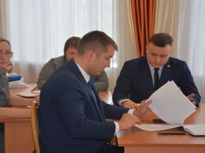 Исполнение обращений избирателей обсудили депутаты в Ленинском районе