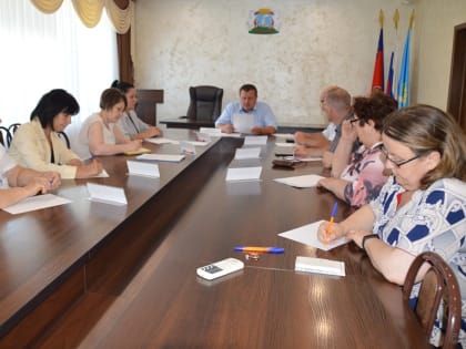 В администрации Октябрьского района обсудили вопросы благоустройства многоквартирных домов