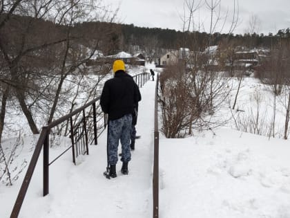 Барнаульские студенты помогают в очистке снега с пешеходных зон