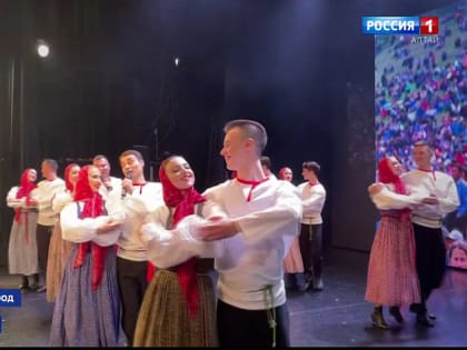 Ансамбль песни и танца «Алтай» выступил в Великом Новгороде